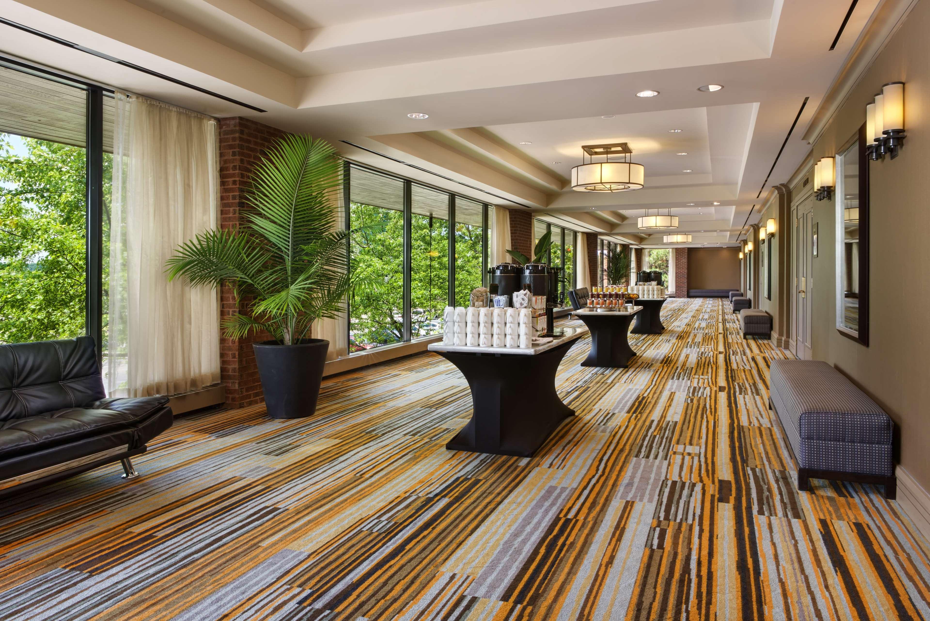 Hilton Mississauga/Meadowvale Hotel Екстериор снимка
