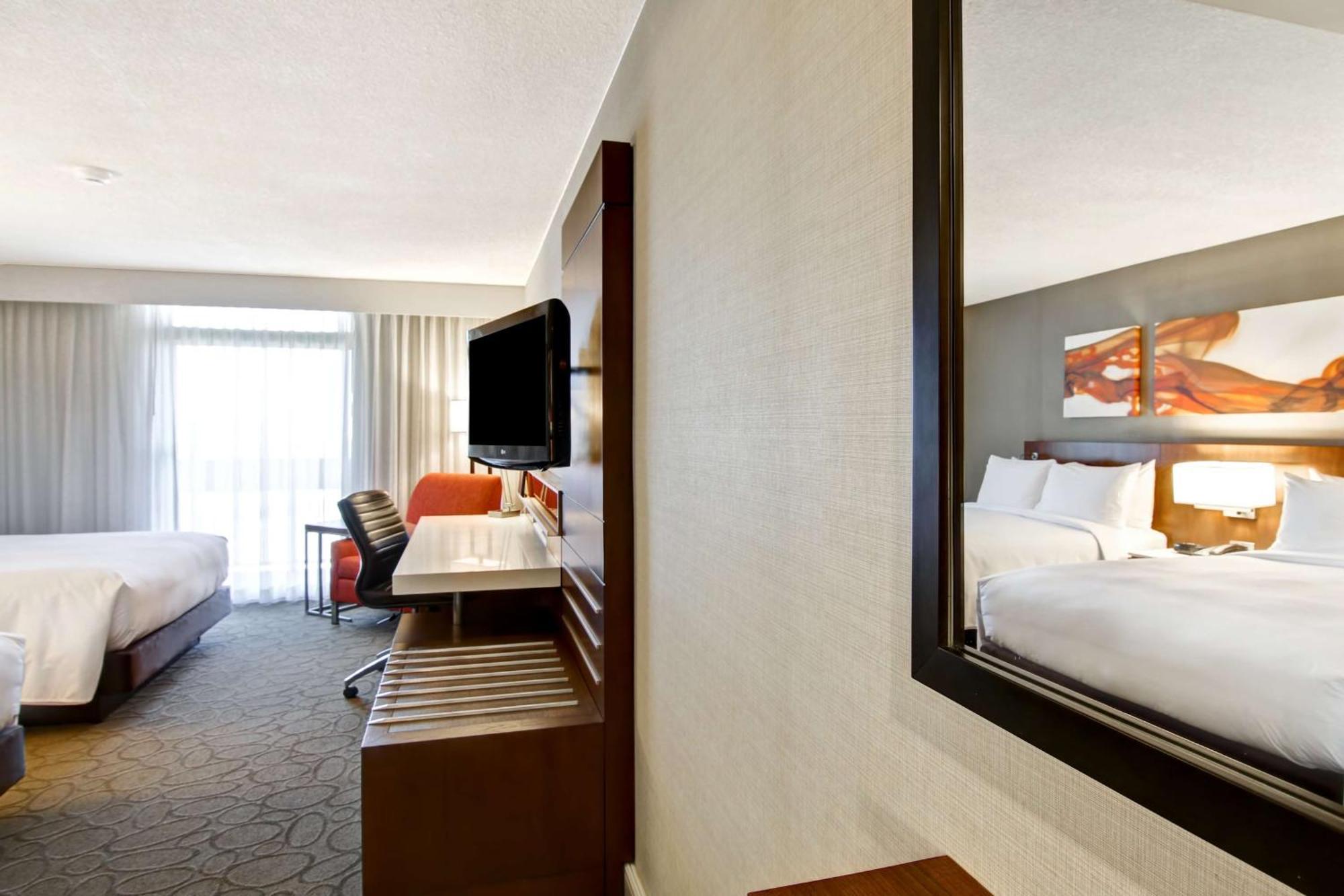 Hilton Mississauga/Meadowvale Hotel Екстериор снимка