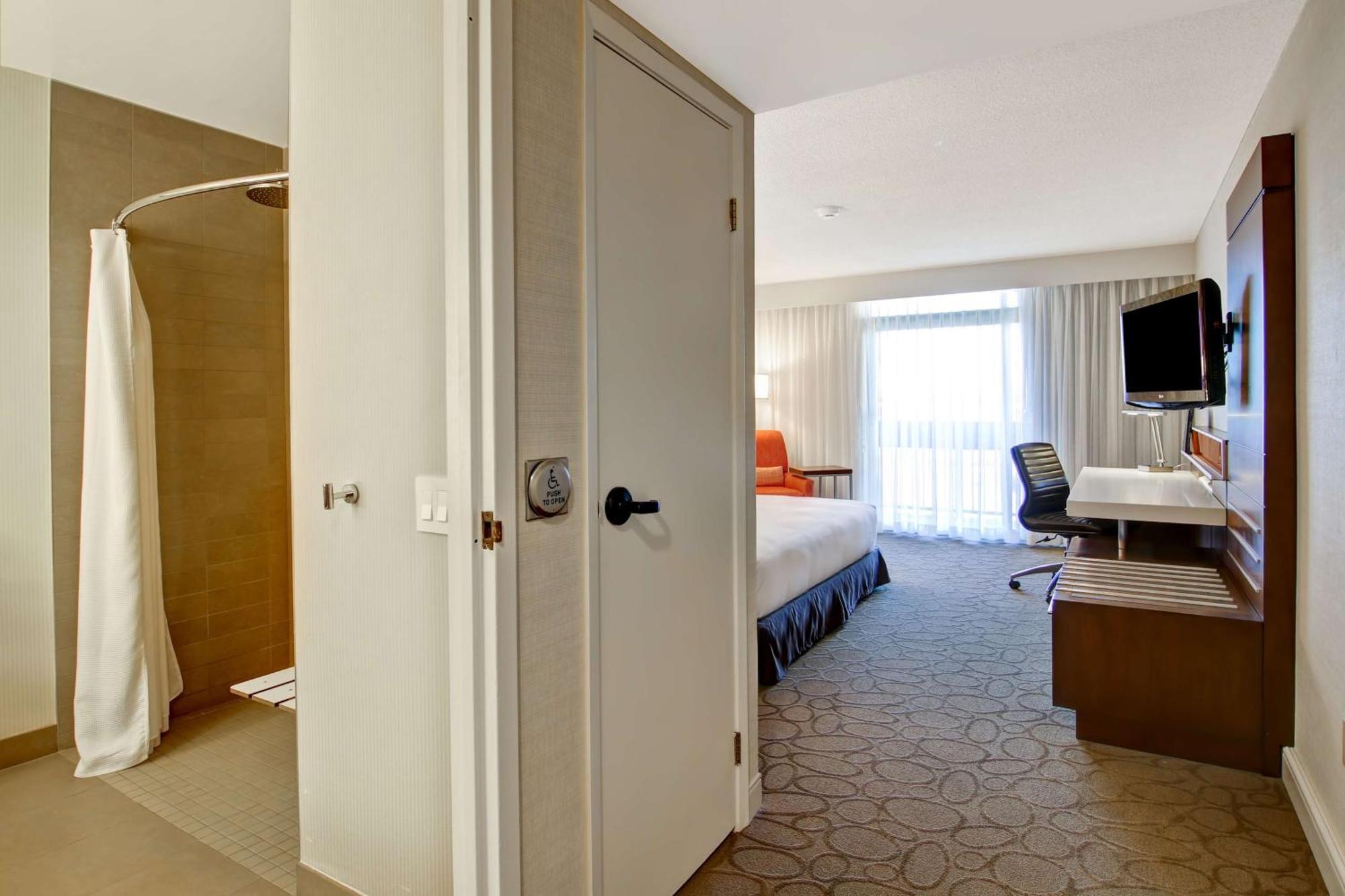 Hilton Mississauga/Meadowvale Hotel Екстериор снимка