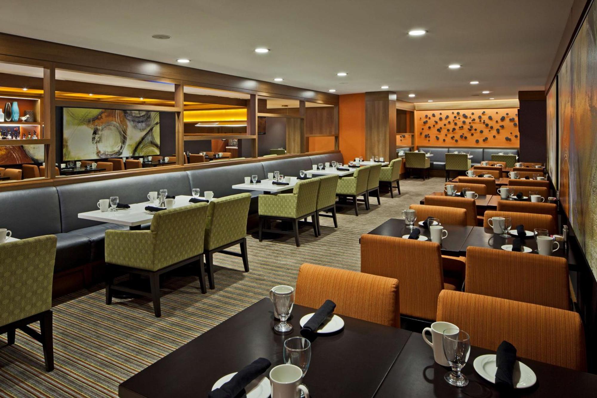 Hilton Mississauga/Meadowvale Hotel Екстериор снимка