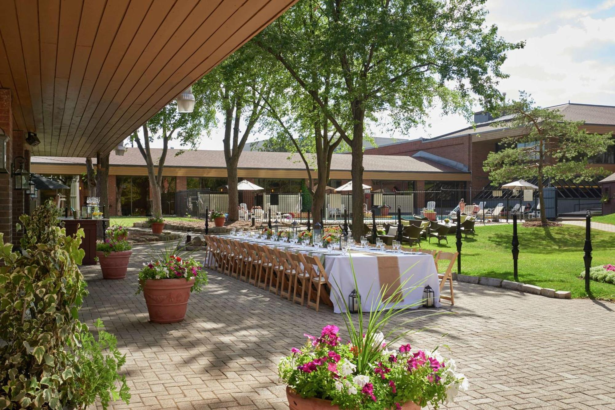 Hilton Mississauga/Meadowvale Hotel Екстериор снимка
